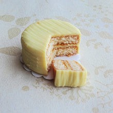 Load image into Gallery viewer, Buttercream Sponge