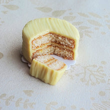 Load image into Gallery viewer, Buttercream Sponge