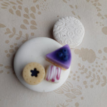 Load image into Gallery viewer, Blueberry Cake Needle Minder