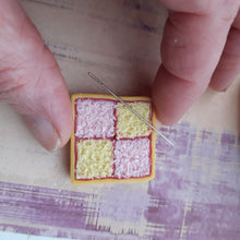 Load image into Gallery viewer, Battenburg Needle Minder
