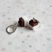 Load image into Gallery viewer, Fondant fancy huggies
