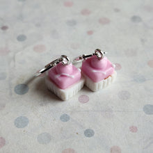 Load image into Gallery viewer, Fondant fancy huggies
