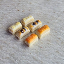 Load image into Gallery viewer, Small Cakes
