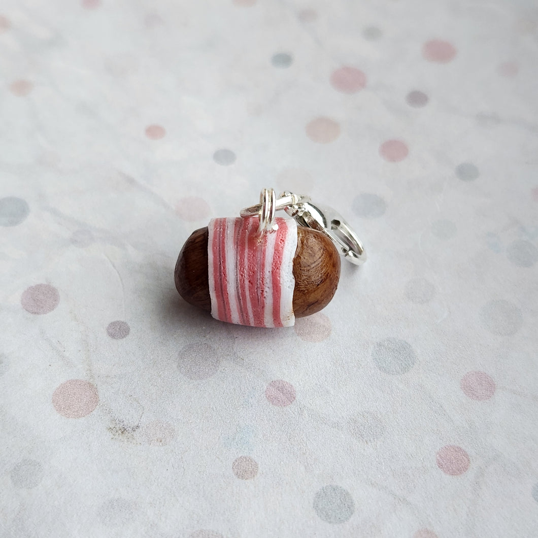 Pig in Blanket Stitch Marker