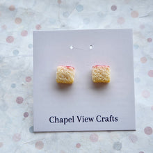 Load image into Gallery viewer, Coconut sponge studs
