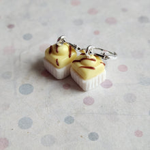 Load image into Gallery viewer, Fondant fancy huggies
